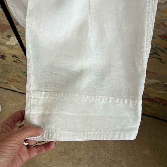 BOSTON PROPER WHIte LINEN BLACK FLORAL EMBROIDERED ON LEG CAPRI PANTS SIZE 6 - Picture 4 of 10